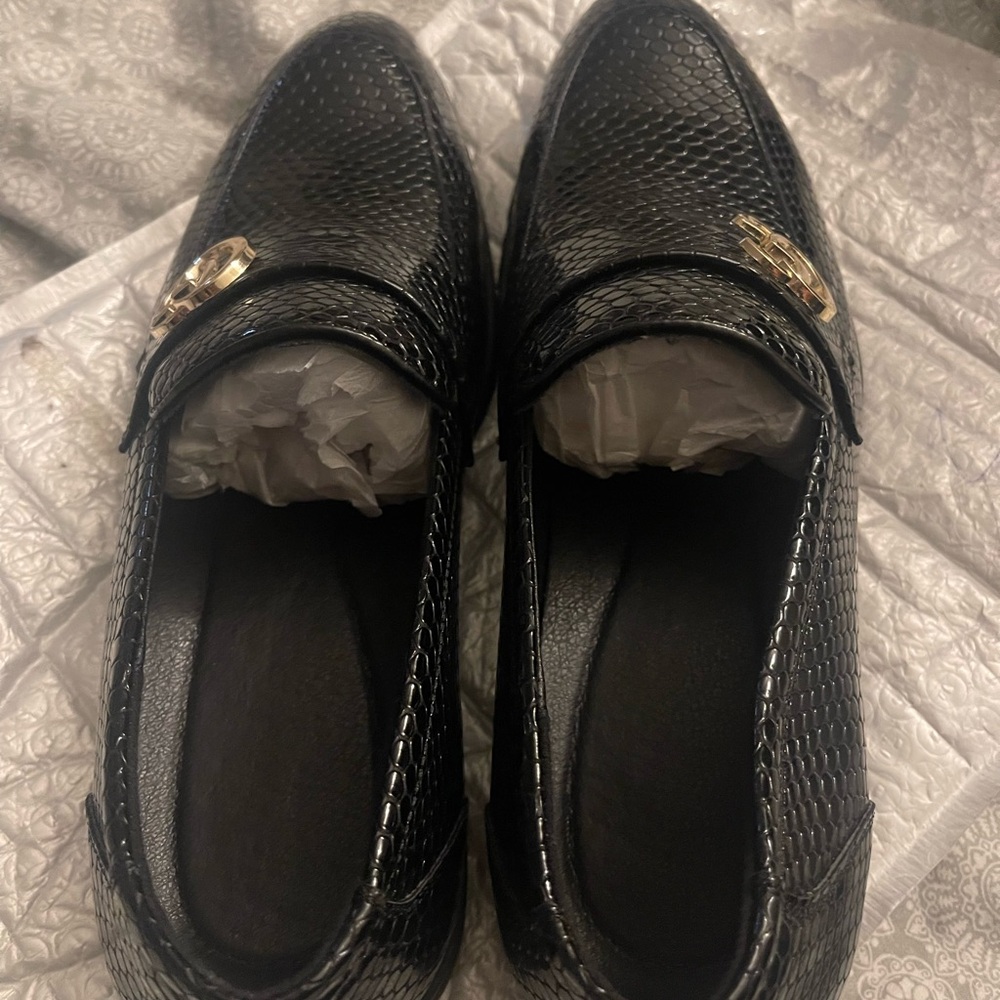Men dressing shoes - Picture 3 of 3